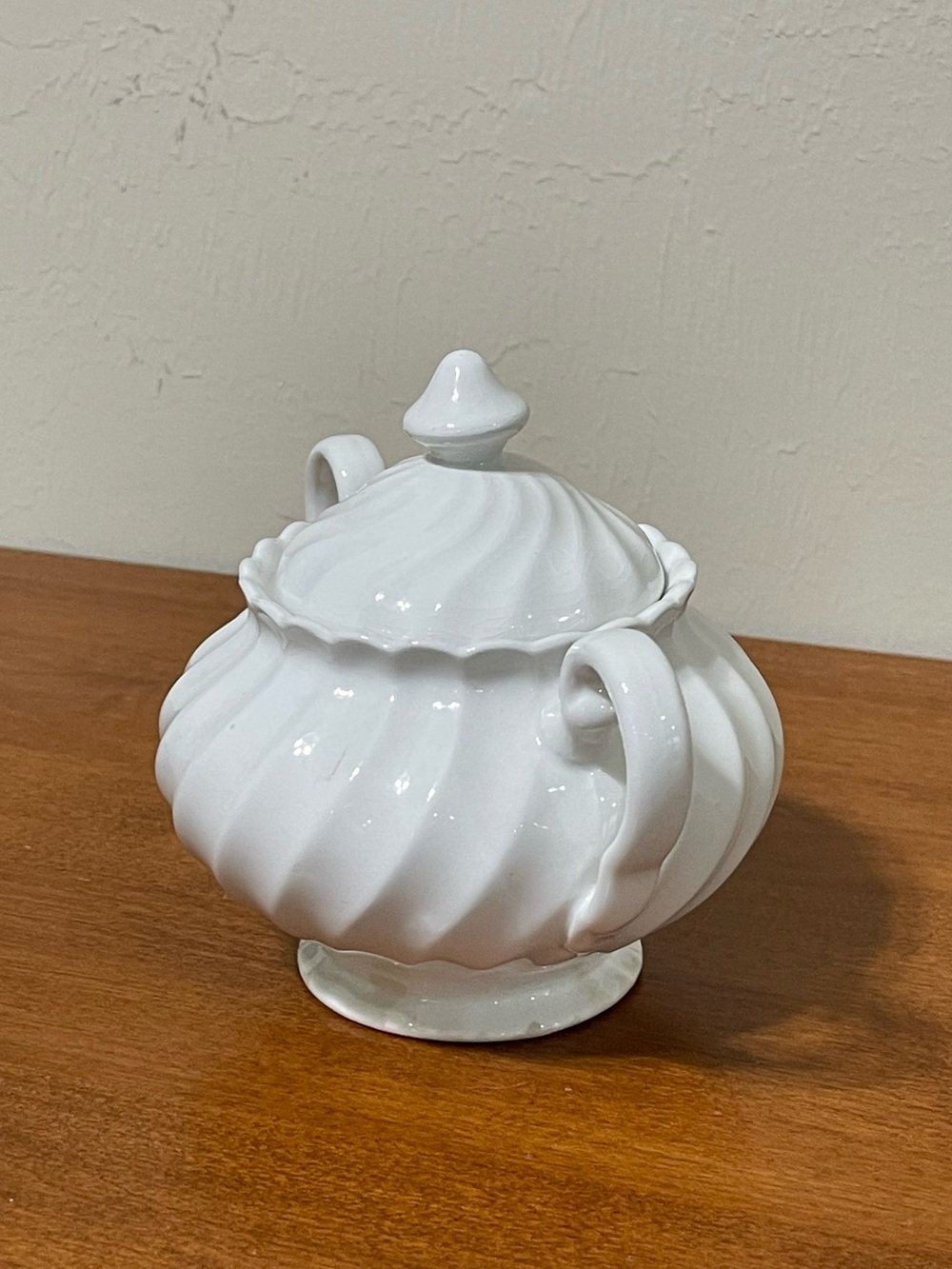 Johnson Brothers Regency Snowhite Pattern Sugar Bowl Swirl Made England Vintage - Picture 3 of 13